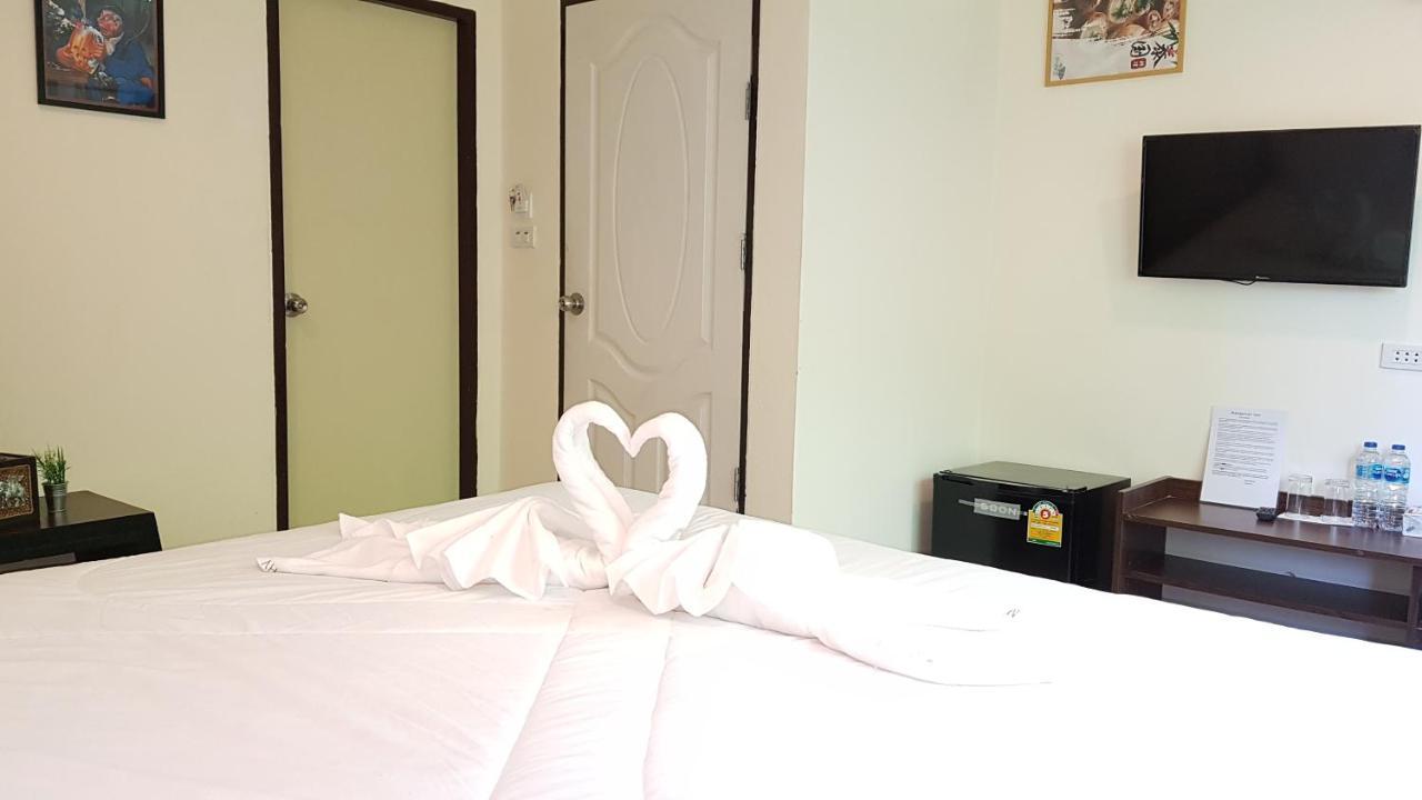 Hangover Inn Phuket Dış mekan fotoğraf